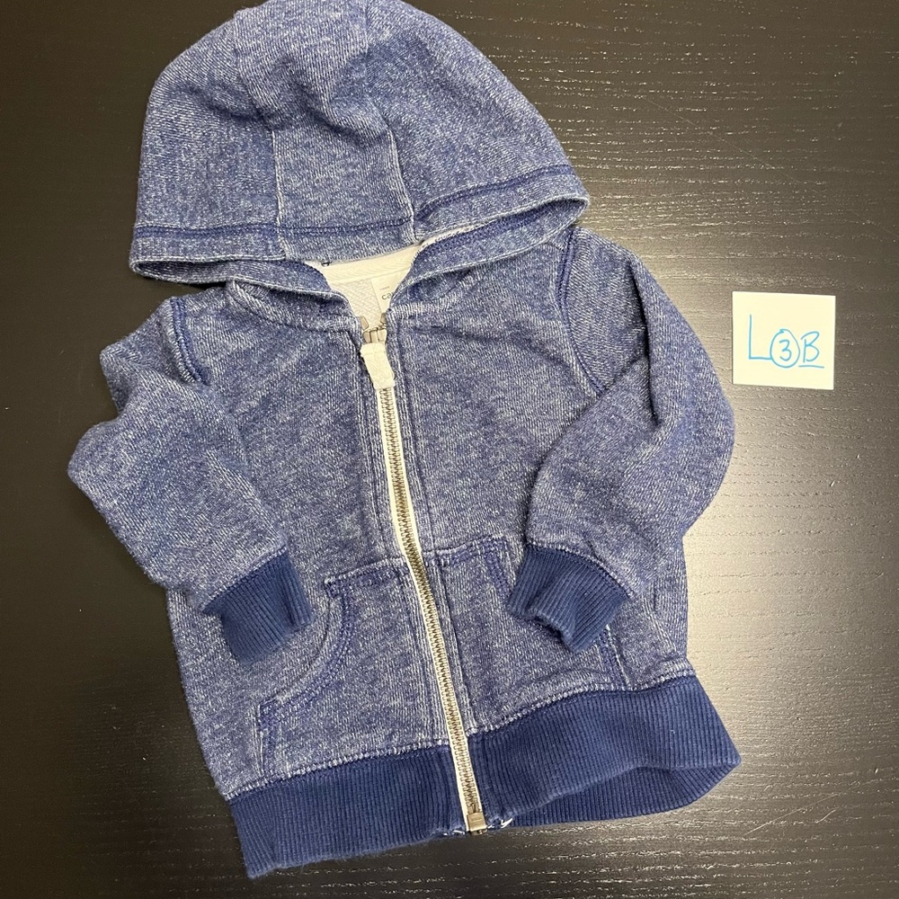 $3.00 💝 Carter’s 9m Zip Up Hoodie